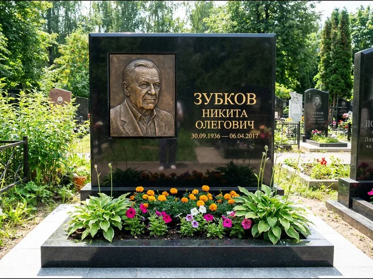 Памятник с барельефом — выполненная работа 19 в Липецке