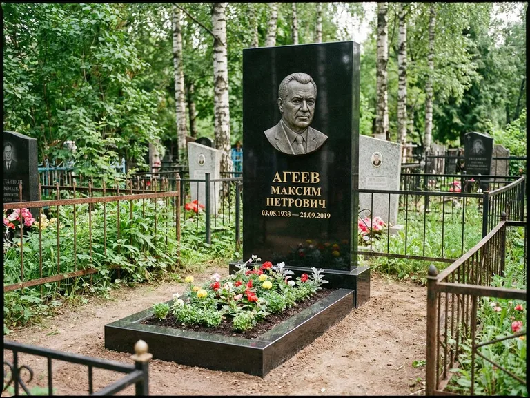 Памятник с барельефом — выполненная работа 1 в Липецке