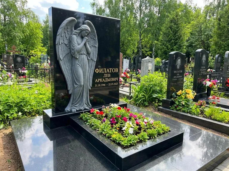 Памятник с барельефом — выполненная работа 31 в Липецке