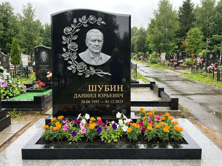 Памятник с барельефом — выполненная работа 34 в Липецке