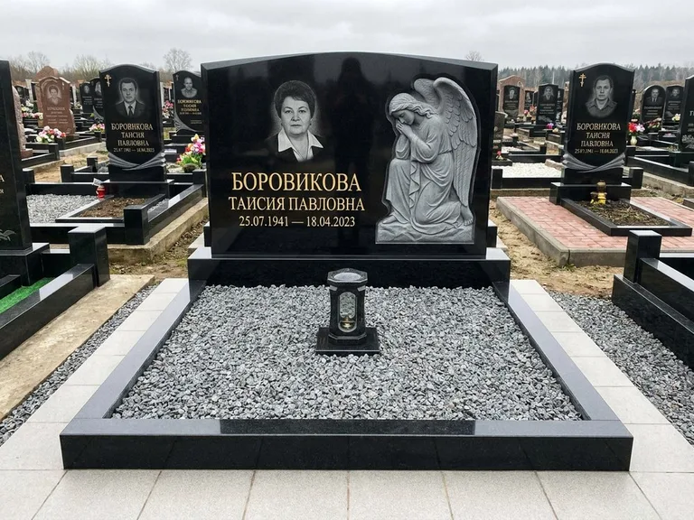 Памятник с барельефом — выполненная работа 38 в Липецке