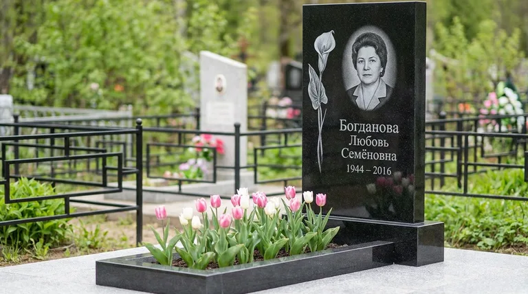 Памятник с гравировкой калл — выполненная работа «Богданова» в Липецке