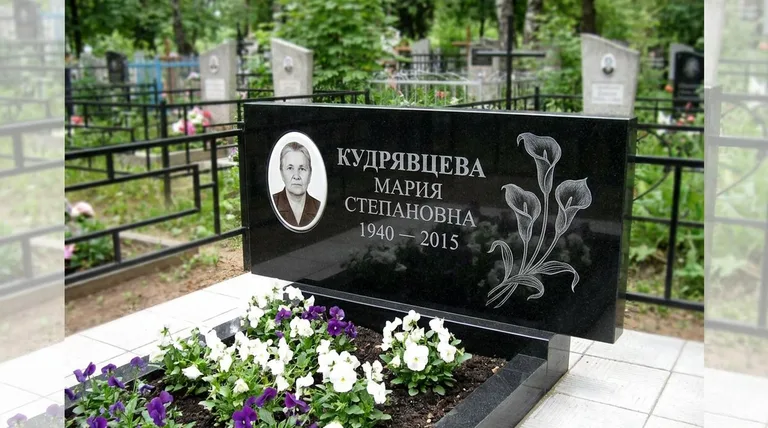 Памятник с гравировкой калл — выполненная работа «Кудрявцева» в Липецке