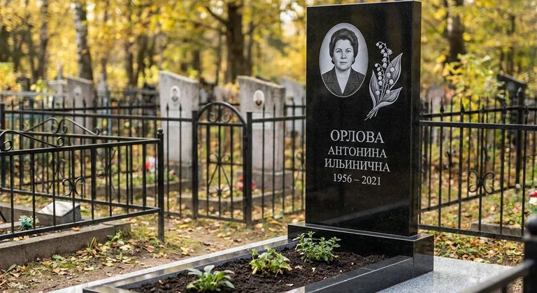 Памятник с гравировкой ландышей — выполненная работа «Орлова» в Липецке