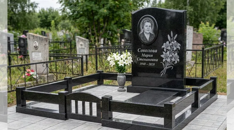 Памятник с гравировкой лилий — выполненная работа «Соколова» в Липецке