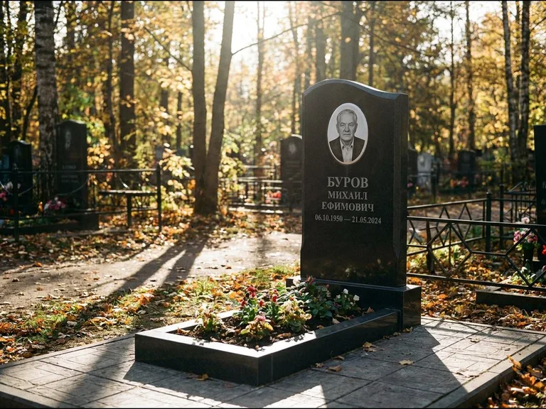Овальный керамический портрет — установленная работа в Липецке