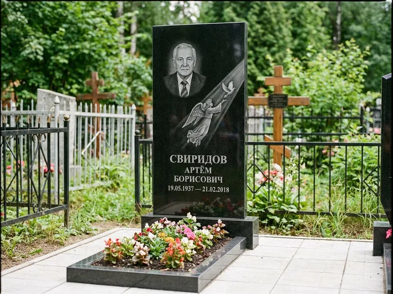 Памятник с гравировкой ангела — гравировка ангела с голубем по диагонали стелы, работа «Свиридов» в Липецке