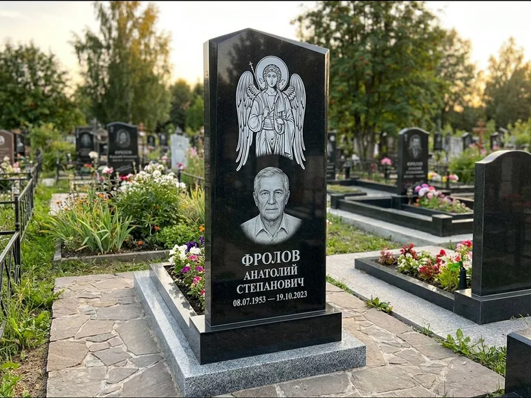 Памятник с гравировкой иконы — Владимирская икона Божией Матери с Младенцем, работа «Мельникова» в Липецке