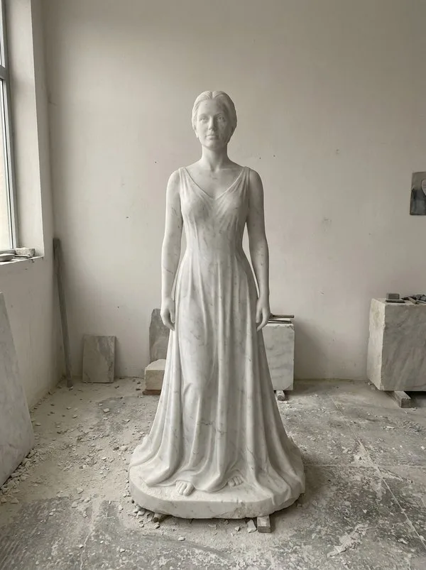 Портретная фигура в полный рост — скульптура на памятник, мрамор Каррара, высота 170 см