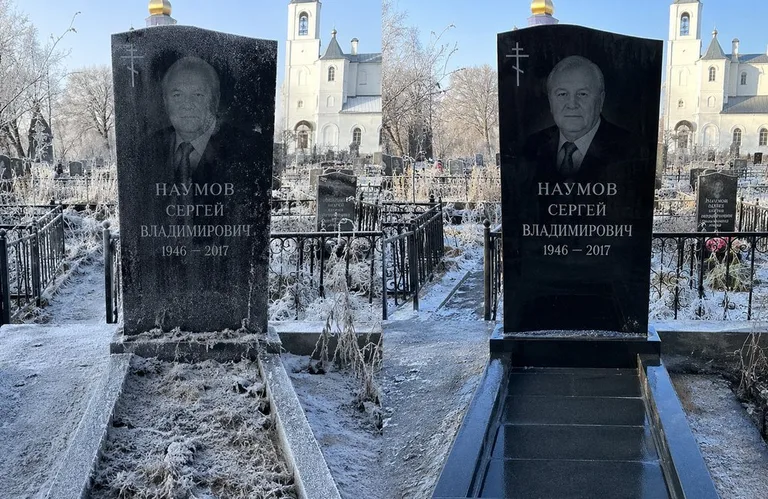 Диптих №18: могила с деревянным крестом и низкой оградкой — выполота трава в Липецке