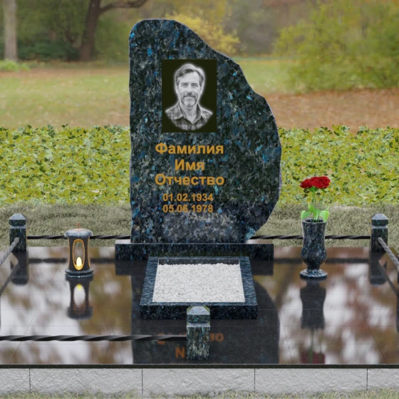 Гранитный вертикальный монумент в Казани, гранит Блю Перл, вид 2