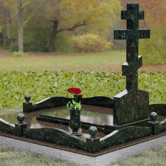 Вертикальный Гранитный памятник с крестом в Перми, гранит Балтик грин, вид 3
