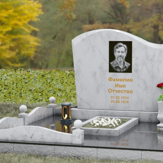 Гранитный памятник вертикальной ориентации в Казани, мрамор Тассос, вид 4
