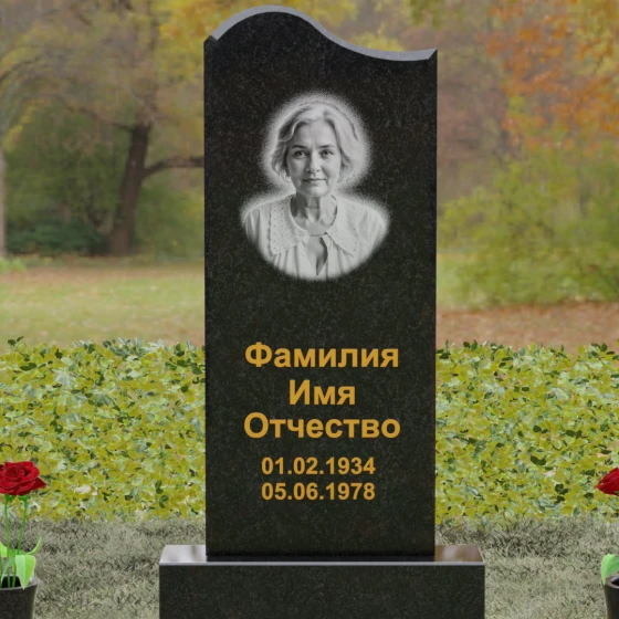 Вертикальный гранитный памятник светский в Набережных Челнах, гранит Габбро-диабаз