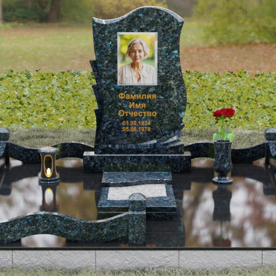 Светский вертикальный гранитный памятник в Перми, гранит Блю Перл, вид 2
