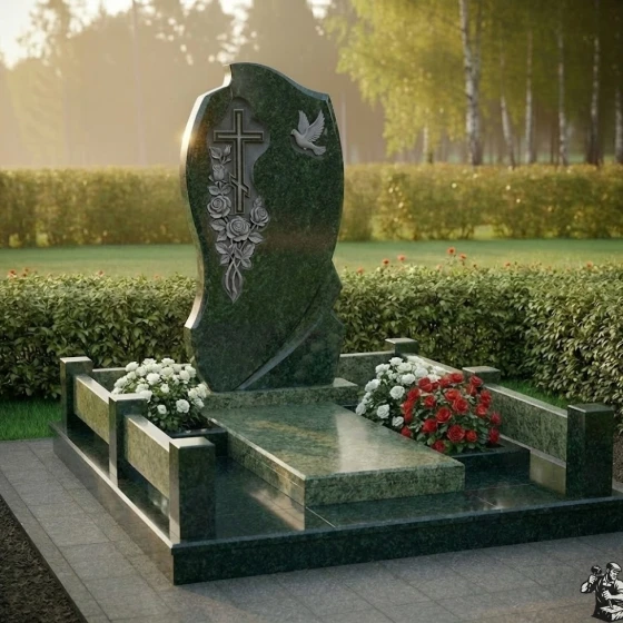 Элитный Гранитный православный памятник с крестом в Самаре, гранит Балтик грин