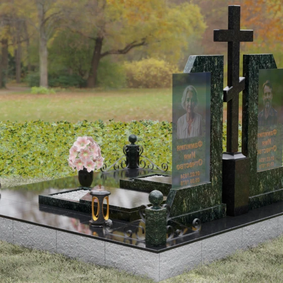 Православный памятник из гранита и стекла с крестом в Казани, гранит Балтик грин, вид 3