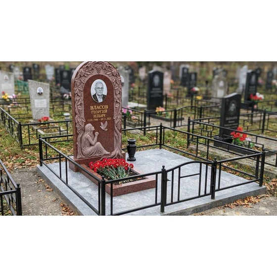 Гранитный памятник