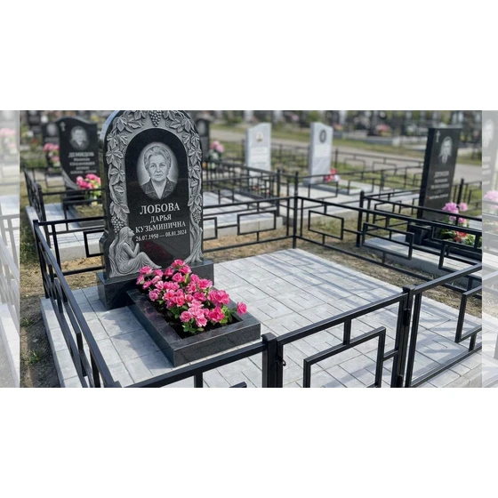 Гранитный памятник