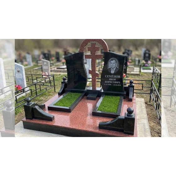 Комбинированный памятник с крестом на двоих