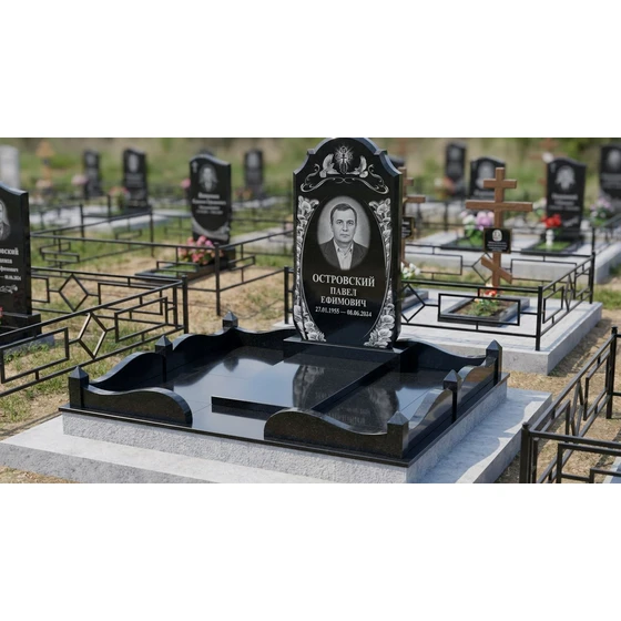 Гранитный памятник с аркой, крестом и голубями