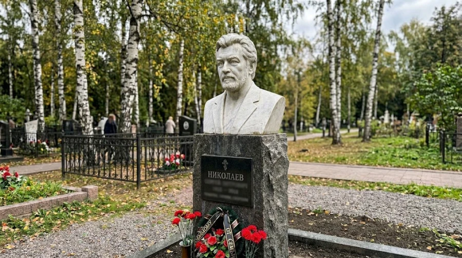 real-photo-marble-bust-cemeter2