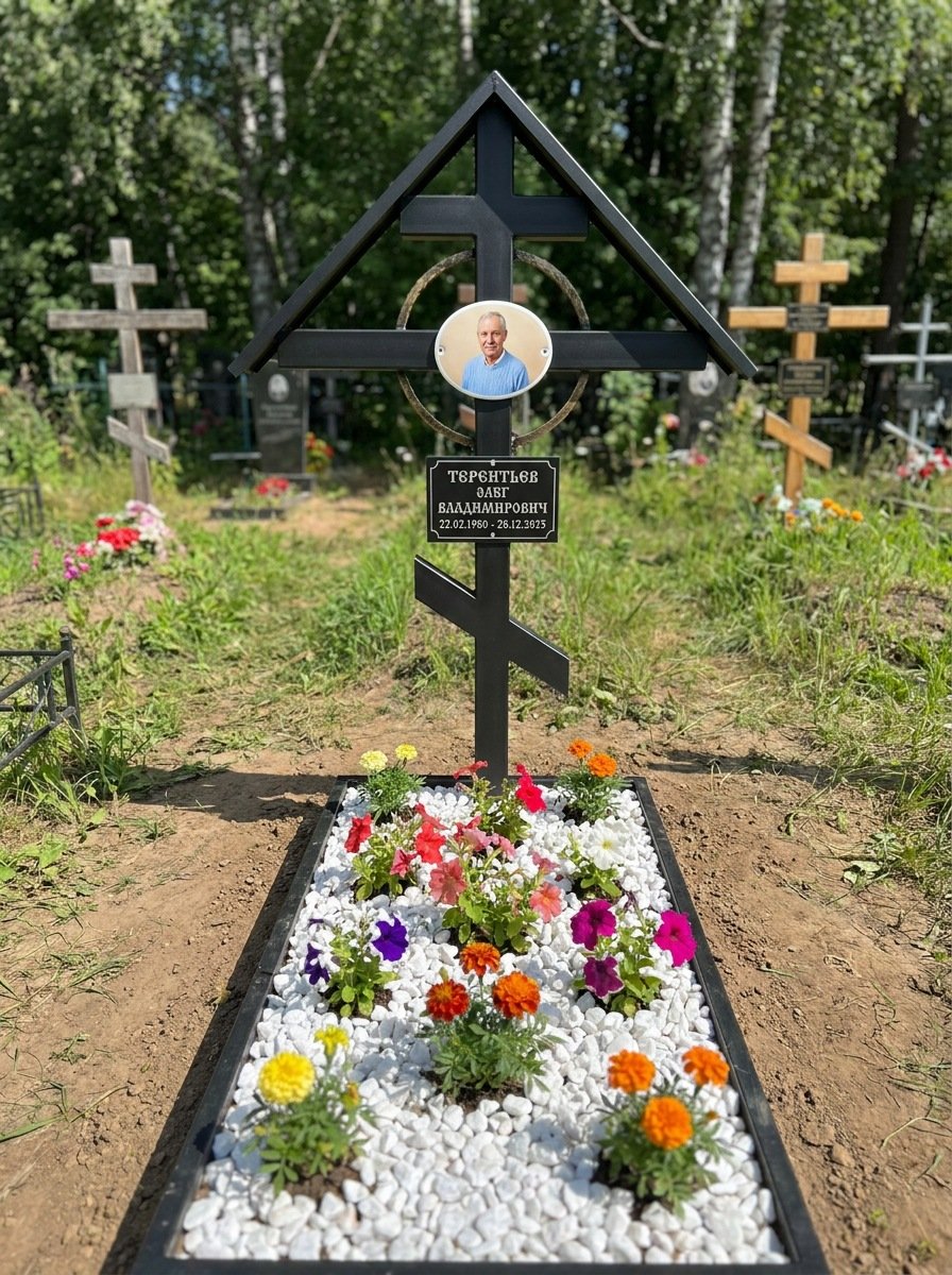 Портрет на памятнике в Липецке — Крупный овал на кресте, портрет по грудь